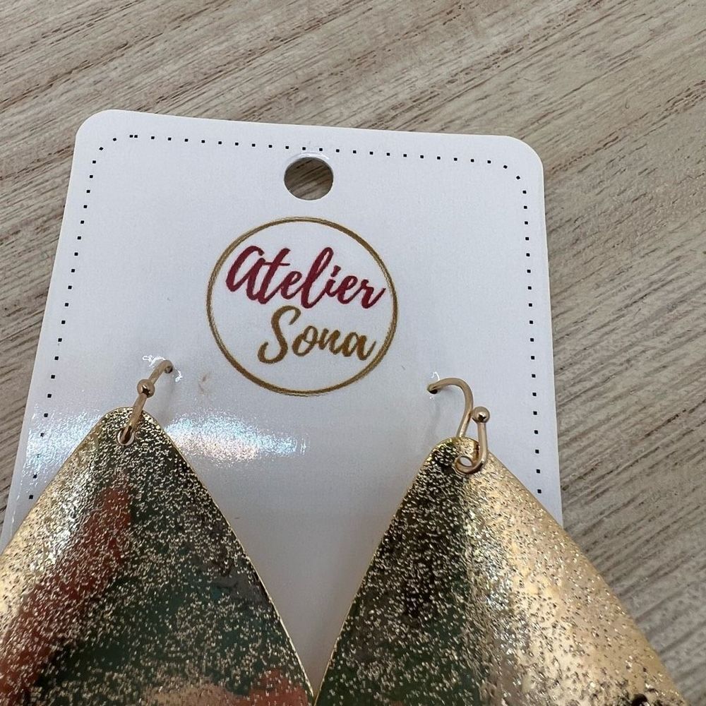 New Atelier Sona Gold Tone Metallic Teardrop Leaf Dangle Earrings - Picture 2 of 5